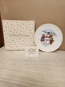 1986 Avon A Child's Christmas Porcelain 8" Plate Trimmed in 22K Gold - Picture 1 of 4