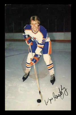 Unsigned Wayne Gretzky 3.5x 5 Rookie 1979 Postcard Edmonton Oilers - Image 1 of 2