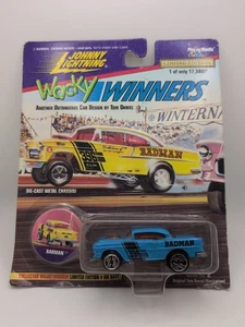 55 Chevy "Badman" Johnny Lightning Wacky Winners Serie Maßstab 1:64 DieCast Neu - Bild 1 von 3