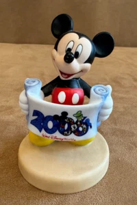 Disney World 2006 Celebrate the Future Hand in Mickey Mouse Figurine 4" year - Picture 1 of 4