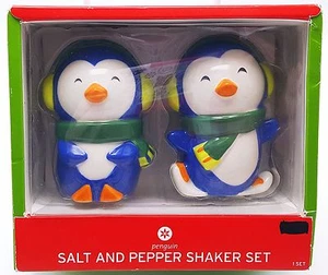 Winter Penguins Salt and Pepper Shaker Set Ceramic New - Picture 1 of 2