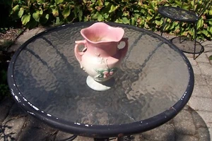 Rumpf Kunstkeramik W-6-7 1/2" Vintage Vase mit zwei Henkeln rosa Wildblumen - Bild 1 von 4