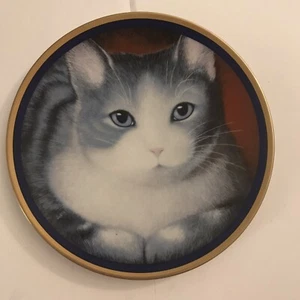 Special Gifts by Crowning Touch Ceramic Plate - Gray & White Cat W/ Blue Eyes - Picture 1 of 2