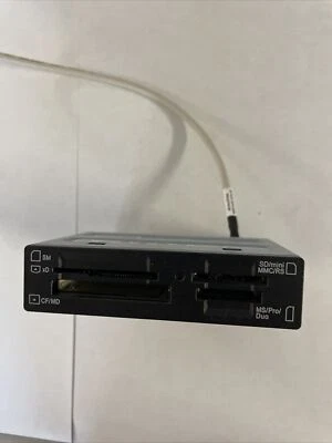 DELL GENUINE 0W812M MULTI CARD READER WITH CABLE - Image 1 of 4