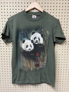 Camiseta de Colección Smithsonian Zoológico Nacional Washington DC Pandas Pequeña Verde Hecha en EE. UU. - Imagen 1 de 10