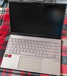 Asus ZenBook 14 - Plateado (AMD Ryzen 7 4700U, 8GB RAM, 512GB SSD, Pantalla 14") - Imagen 1 de 6