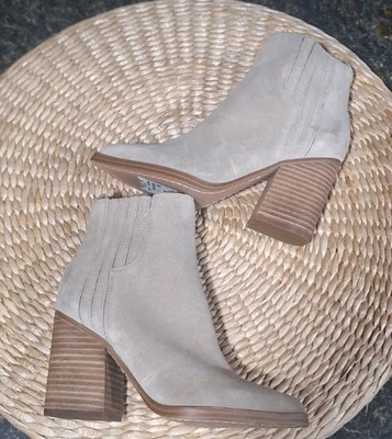 Botas Marc Fisher Matter para mujer gris claro gamuza tacón bloque talla 4 Foto 1 de 4