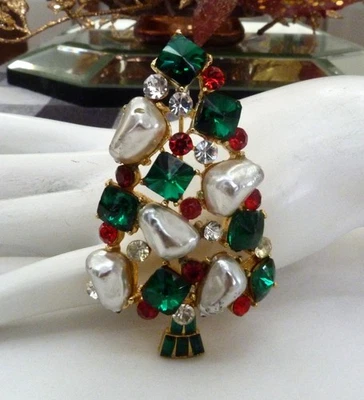 RARE VINTAGE 60s MYLU FAUX PEARL LAVA GREEN RED GLASS STONES CHRISTMAS TREE PIN - Image 1 of 4