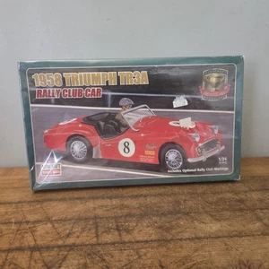 Minicraft 1958 Triumph TR3A Rally Club Car 1:24 Modellauto Plastikbausatz #11226 - Bild 1 von 15