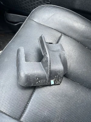 2004-2006 Pontiac GTO 右握座椅轨道盖装饰 92211694 / 92156000 原始设备制造商 — 第 1/3 张图片