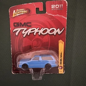 Johnny Lightning 1992 GMC Typhoon 2011 #13 Release Blue GM Truck - Picture 1 of 4