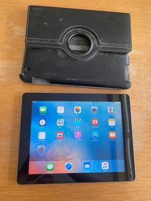 Apple iPad 2 - 32GB Silver, Wifi and Bluetooth - Image 1 of 4