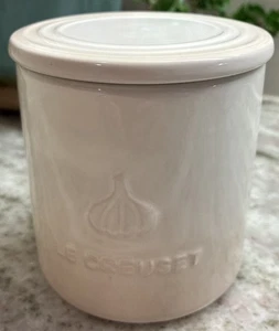 Le Creuset Signature White Cylindrical 14 oz. Garlic Keeper Holder w/Lid L18 - Picture 1 of 4
