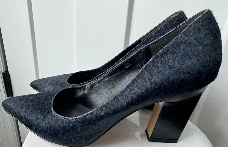 Zapatos de tacón Franco Sarto de cuero azul oscuro con estampado de leopardo de piel real para mujer” Foto 1 de 4