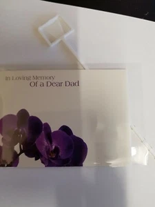 1x Florist Flower Memorial Message card. In Loving Memory of a Dear Dad, Large. - Picture 1 of 2
