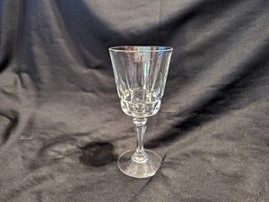 Cristal D'Arques-Durand ""Chantelle"", #90574, 7"H - USATO - Foto 1 di 10