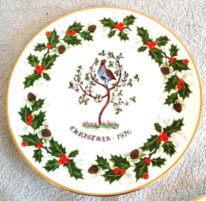 Royal Grafton Fine Bone China Twelve Days Of Christmas 1976 Ceramic Plate - Picture 1 of 2
