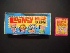 1967 LOONEY LABELS STAMPS  DISPLAY BOX + 1 UNOPENED WAX PACK FLEER - Picture 1 of 2