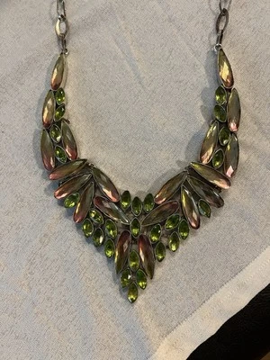 "Collar bicolor de turmalina y peridoto 23""" Foto 1 de 2