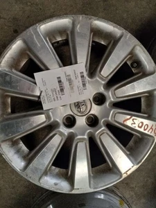 11 TOYOTA SIENNA LIMITED CENTER WHEEL CAP - Picture 1 of 12