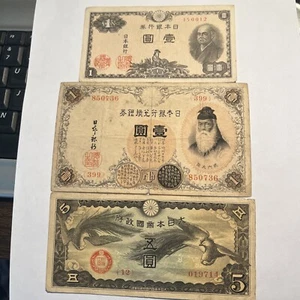 Lote de 3 yuanes antiguos japoneses de uno y cinco  - Imagen 1 de 2