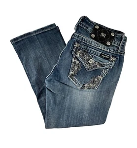 Miss Me Jeans Cropped Low Rise Fleur Festival Rhinestone Flap Capri Stretch 28 - Picture 1 of 6