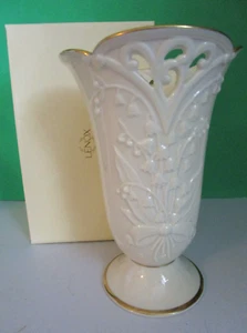 LENOX SWEET LILY OF THE VALLEY 2004 VASE 8 1/2" TALL IVORY GOLD NEW IN BOX - Picture 1 of 7