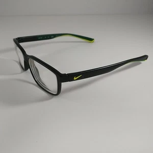 Occhiali da sole NIKE Live Free 7092S 001 montatura nero opaco verde - Foto 1 di 10