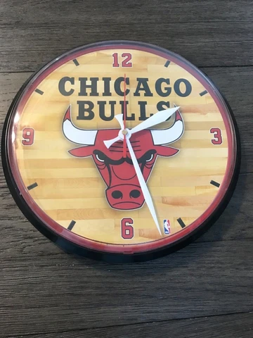 Chicago Bulls wall clock, battery operated Cover