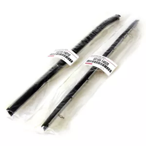1/4 WEATHERSTRIPS LEFT RIGHT FIT TOYOTA CELICA TA22 TA23 RA20 21 23 RA24 1970-77 - Picture 1 of 6