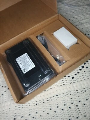 AVOCENT SWITCHVIEW MP 4-PORT 520-238-002 New In Box - Image 1 of 4