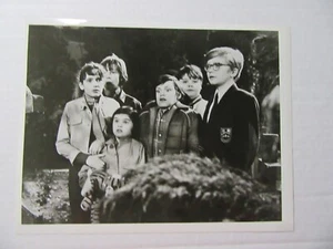BRINSLEY FORDE in HERE COME THE DOUBLE DECKERS 1970 Pressefoto mit PETER FIRTH - Bild 1 von 2