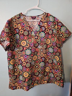 Divine Curves Brand Bright Multicolor Print Scrub Top  - sz 1X - Image 1 of 4