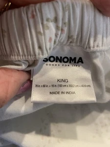 Sonoma KING Fitted Sheet White Pale Flowers Oeko-Tex 76”x80”x16” - Picture 1 of 6