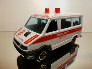GIODI IVECO DAILY AMBULANCE CAROLINE HOSPITAL - WHITE 1:25 - GOOD CONDITION - Picture 1 of 10