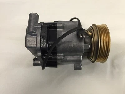 Bomba de aire/smog Mercedes Benz 300E 1990-1993 3,0 L (AWD) $285,00 + $80,00 carga central Foto 1 de 4