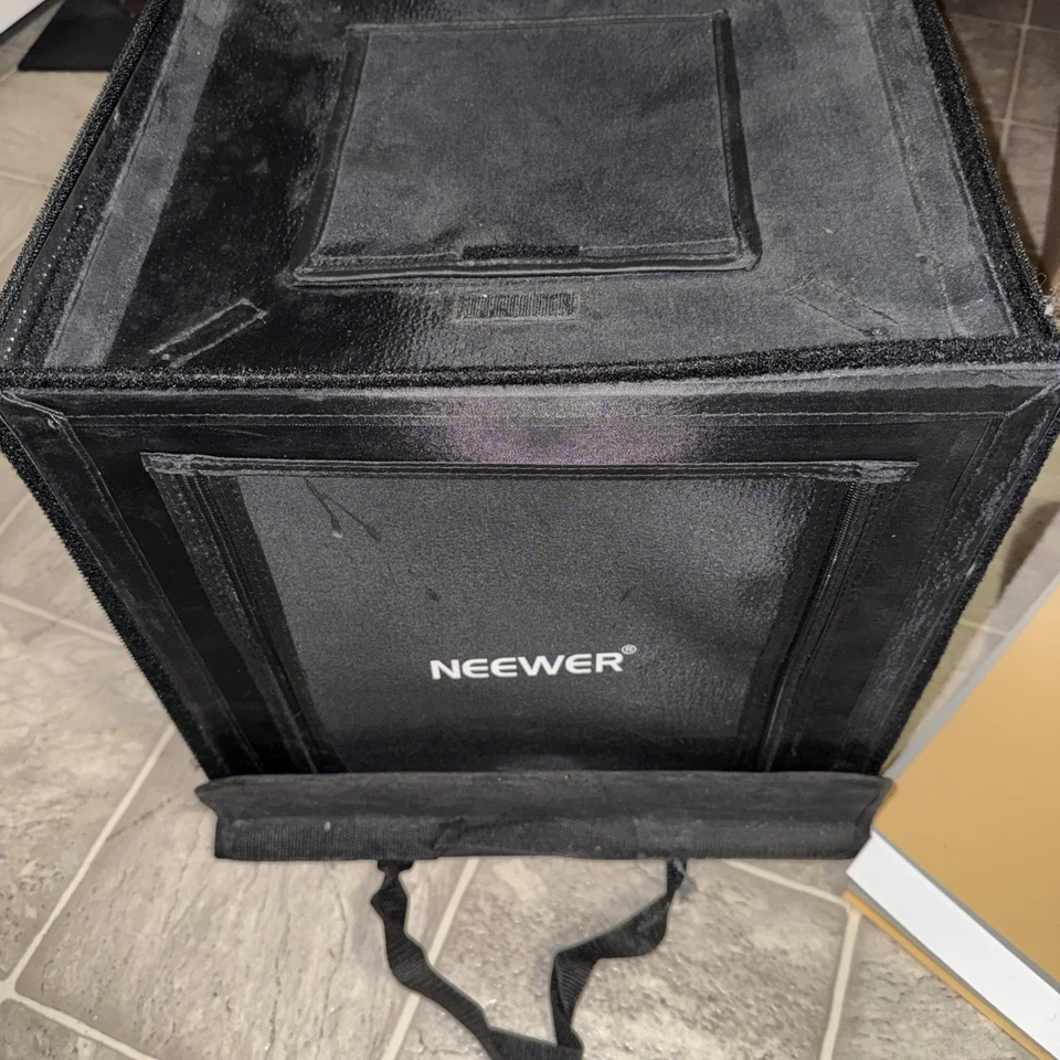 Neewer Photo Studio RGBW Caja de Luz con Control Remoto Infrarrojo Plegable Foto 1 de 4
