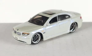 Maisto Suelto Custom Shop BMW 760LI Blanco Perla 1/64 - Imagen 1 de 2