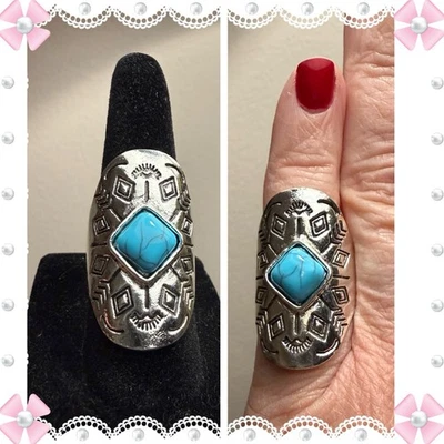 Anillo - talla 6.25 - acero inoxidable tono plata con piedra azul claro. ¡Nuevo! Foto 1 de 4