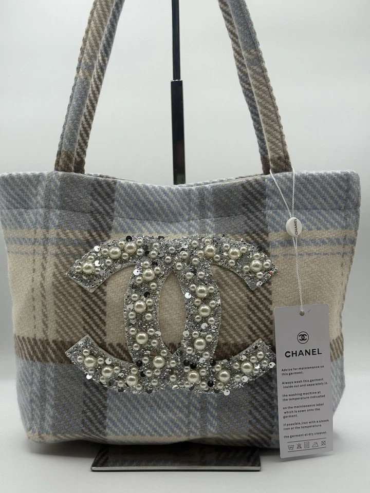 Bolso de Mano Chanel Tweed Azul Con Logo CC, Regalo Con Compra Bolso VIP Novedad Foto 1 de 4