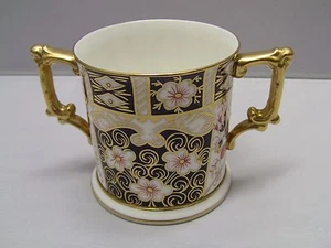 Royal Crown Derby IMARI Coppa dell'amore due manici - Foto 1 di 8