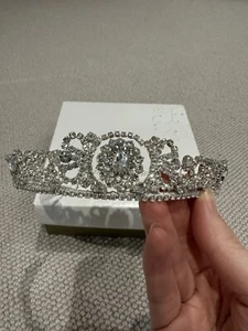 Richard Designs Wedding Tiara - Picture 1 of 4