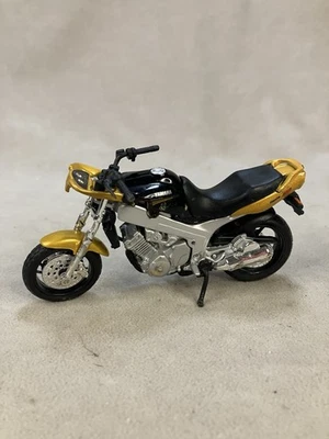 Maisto Road & Track масштаб 1:18 мотоцикл Yamaha TDM850 литой и пластиковый ~ 5 дюймов - Изображение 1 из 4