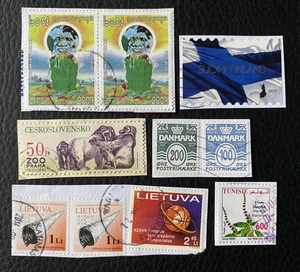 Konvolut 10 Briefmarken aus verschiedenen Ländern und verschiedenen Jahren - noch auf Frag Stamps K54 - Bild 1 von 1