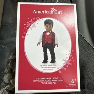 American Girl Pop of Plaid Outfit für 18" Jungen 2023 Urlaub NICHT MEHR PRODUZIERT Neu im Karton - Bild 1 von 2