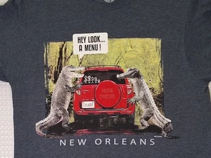 Alligator Hey A Menu New Orleans Louisiana Souvenir Bluish Grey T-shirt Size M - Picture 1 of 7