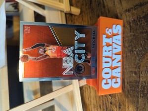 2018-19 Donovan Mitchell | NBA City | Panini Hoops Premium Stock #22