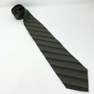 Corbata Donna Karan Cuello 100% Seda Verde Azul Curva Onda Rayas EE. UU. 56" Largo 4" Ancho Foto 1 de 4