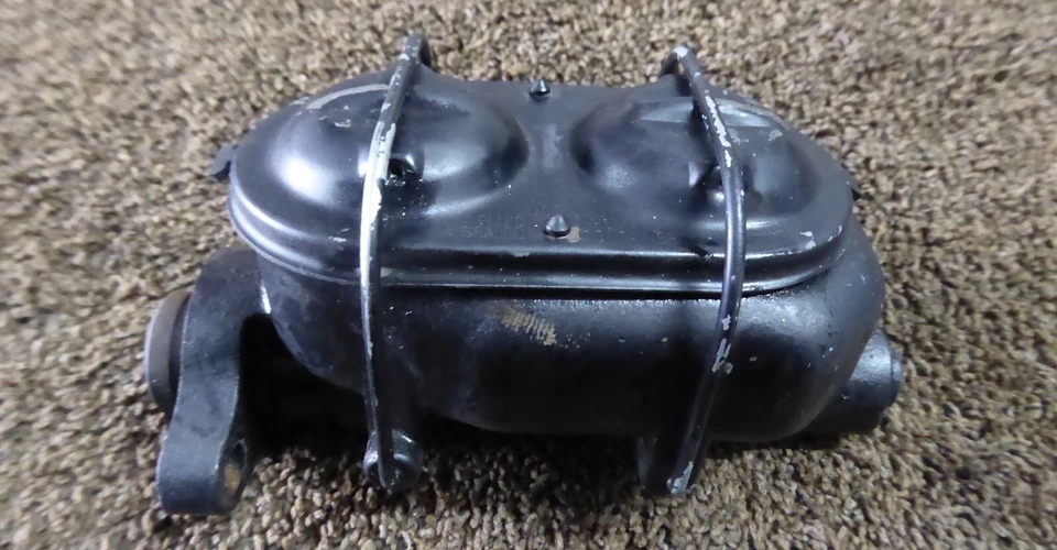 Ford Mustang Fairlane 1964-69 doble depósito cilindro maestro Foto 1 de 4