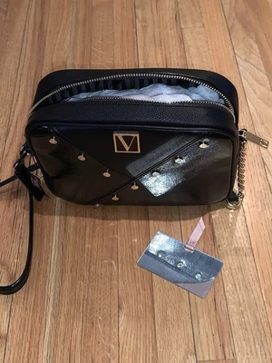 Bandolera Victoria's Secret con cremallera dorada tachonada cadena dorada bolso negro NUEVO Foto 1 de 4